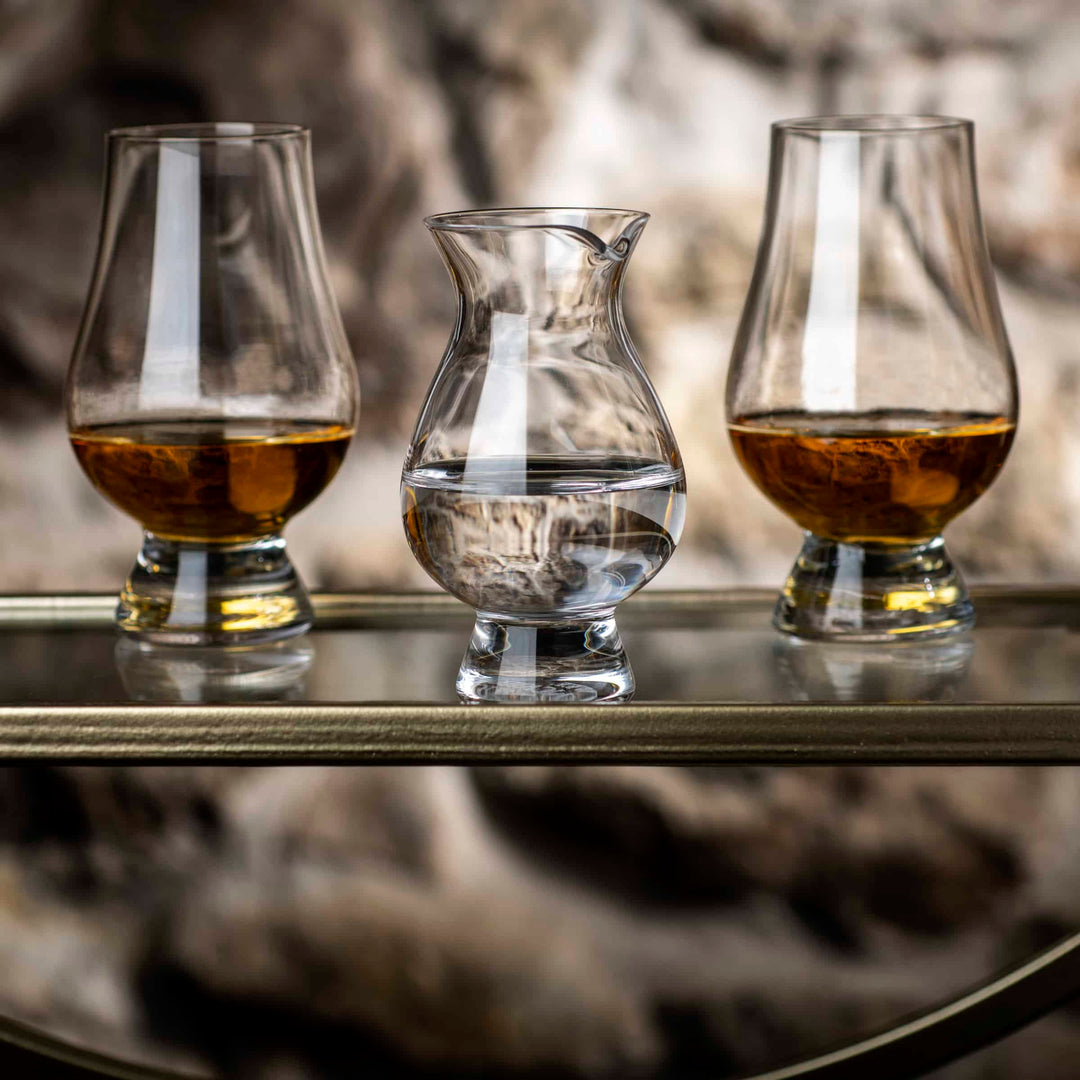 L'art de verser le whisky : conseils pour un service parfait