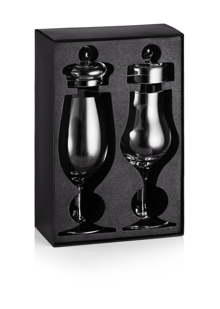 In this photo Amber Tasting Box – 2 Hand-Blown Whisky Glasses with Lids – Amber Glass Mood4whisky