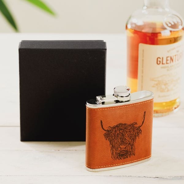 In this photo Hip Flask Highland Cow - Leather - Selbraehouse Scotland Mood4Whisky
