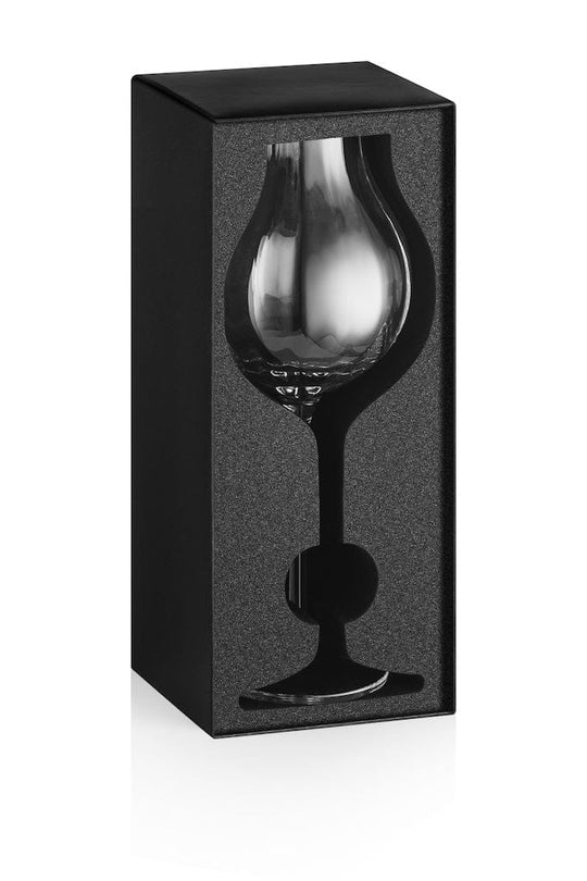 In this photo Whisky Glass G600 – 200 ml – Hand-Blown – Amber Glass Mood4whisky