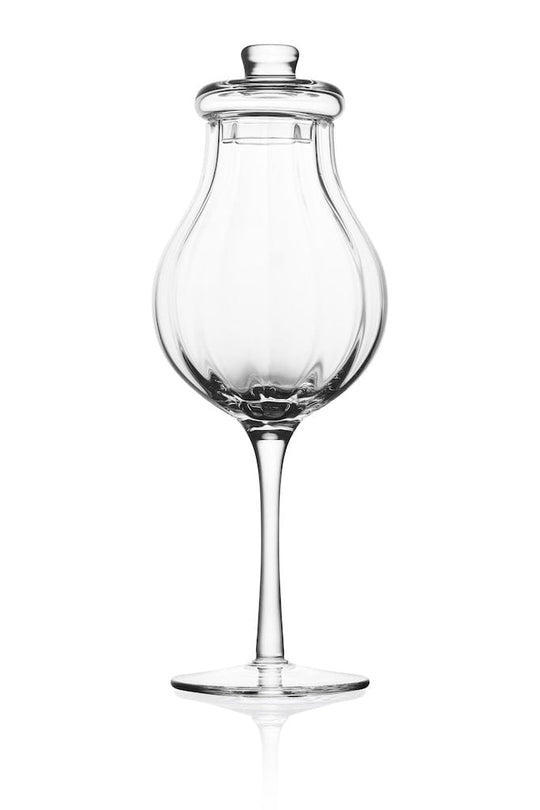 In this photo Whisky Glass G610 – 200 ml – with Lid – Hand-Blown – Amber Glass Mood4whisky