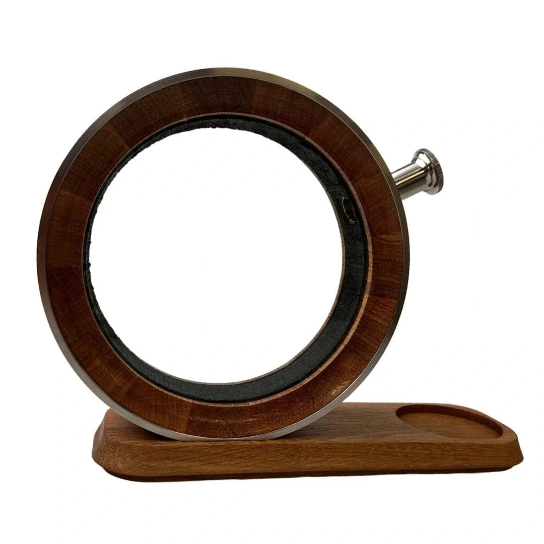 In this photo 55&46° North – Decanter – Charred Oak – 700 ml – Glass Sides MoodCompanyNL