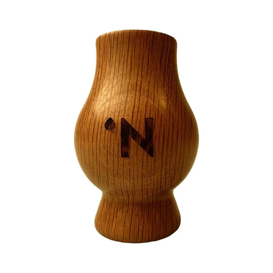 In this photo 55&46° North – Whisky Cup – Oak Wood – Wooden Box – 50 ml MoodCompanyNL