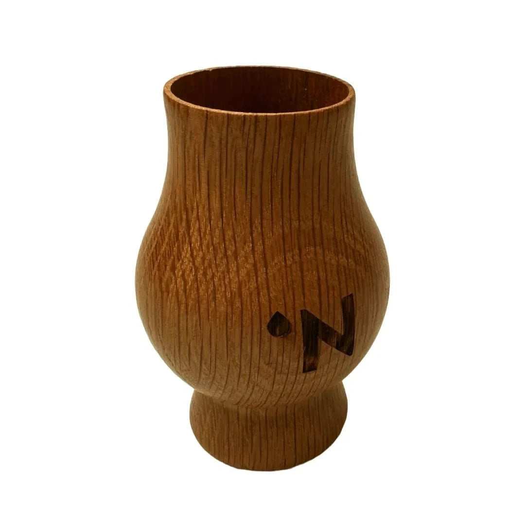 In this photo 55&46° North – Whisky Cup – Oak Wood – Wooden Box – 50 ml MoodCompanyNL