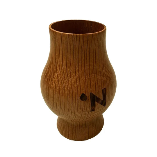 In this photo 55&46° North – Whisky Cup – Oak Wood – Wooden Box – 50 ml MoodCompanyNL
